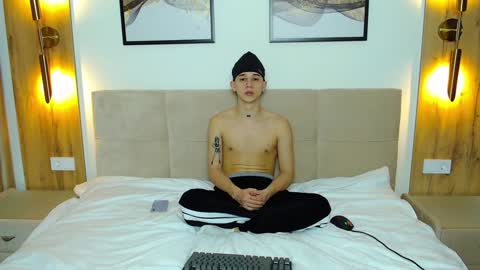 Snapshot of _kurt chatting on 02/04/25, 01:56 Kurt online show from 02/04/25, 01:56