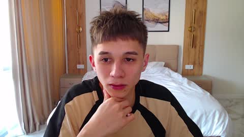 Snapshot of _kurt chatting on 02/07/25, 09:58 Kurt online show from 02/07/25, 09:58