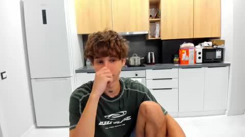 Snapshot of _kurt chatting on 09/09/25, 06:40 Kurt online show from 09/09/25, 06:40