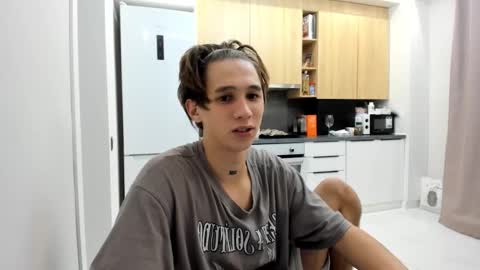 Snapshot of _kurt chatting on 10/29/25, 12:24 Kurt online show from 10/29/25, 12:24