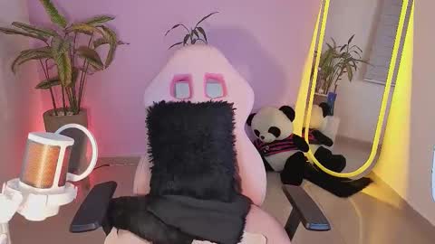 Kylie online show from 09/18/25, 11:40