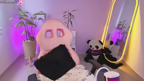 Kylie online show from 10/15/25, 08:42