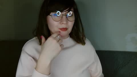 Snapshot of _lalilu_ chatting on 01/04/25, 04:54 _lalilu_ online show from 01/04/25, 04:54