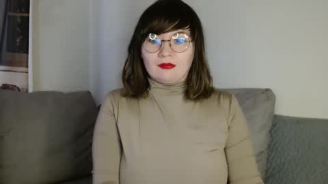 Snapshot of _lalilu_ chatting on 01/05/25, 05:51 _lalilu_ online show from 01/05/25, 05:51