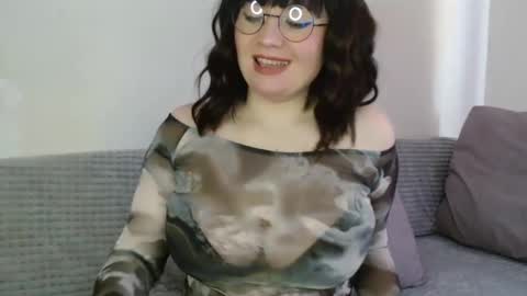 Snapshot of _lalilu_ chatting on 01/16/25, 10:10 _lalilu_ online show from 01/16/25, 10:10