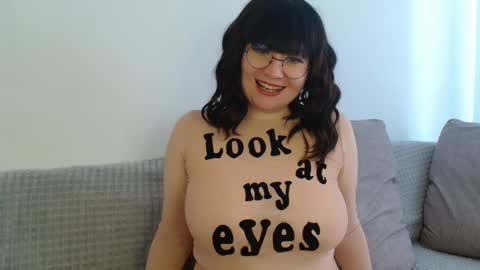 Snapshot of _lalilu_ chatting on 02/17/25, 11:02 _lalilu_ online show from 02/17/25, 11:02