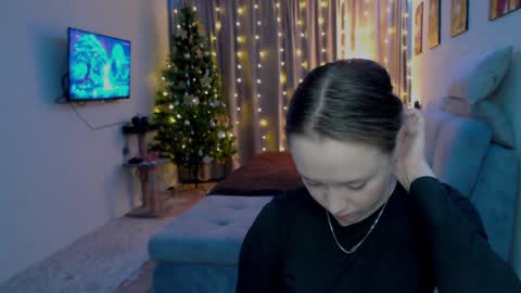 _lalune_ online show from 12/09/24, 03:22