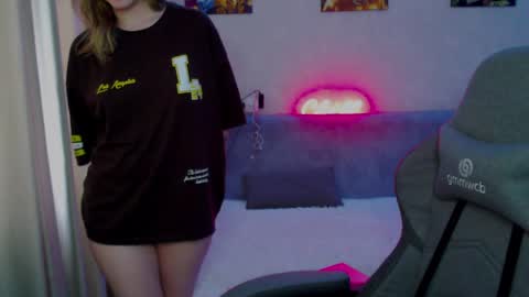 _lalune_ online show from 01/11/25, 09:57