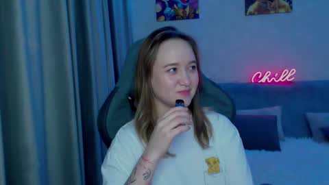 _lalune_ online show from 02/16/25, 08:44