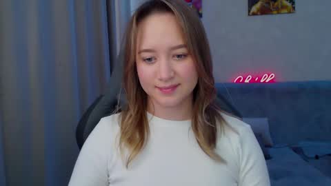 _lalune_ online show from 03/02/25, 06:27