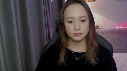 _lalune_ online show from 09/29/25, 12:43