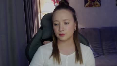 _lalune_ online show from 11/07/25, 01:22