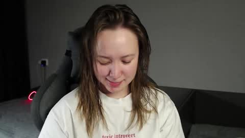 _lalune_ online show from 11/29/25, 08:56