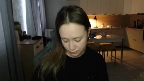 _lalune_ online show from 02/11/26, 10:09