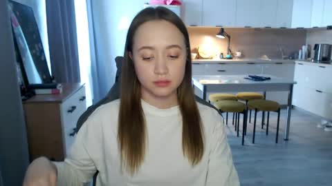 _lalune_ online show from 04/08/26, 12:49