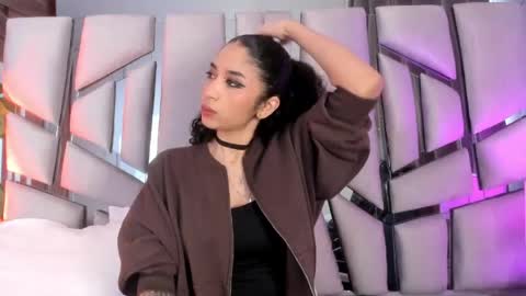 Lanna  online show from 04/16/26, 11:44