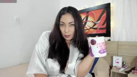 Lauralove online show from 07/24/26, 09:46