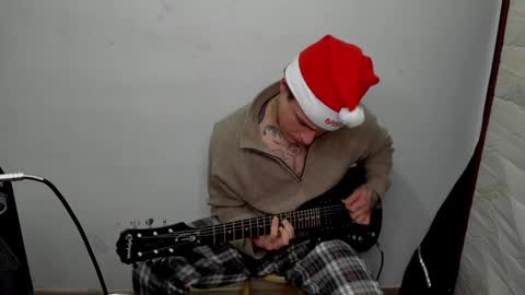 Snapshot of _layne chatting on 01/01/25, 10:46 Layne online show from 01/01/25, 10:46