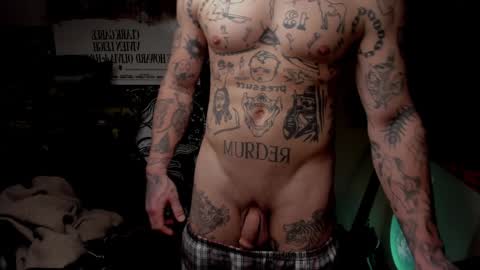 Snapshot of _layne chatting on 02/01/25, 12:07 Layne online show from 02/01/25, 12:07