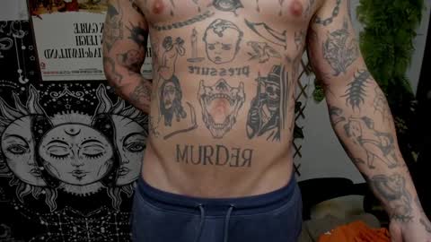 Snapshot of _layne chatting on 02/04/25, 06:46 Layne online show from 02/04/25, 06:46