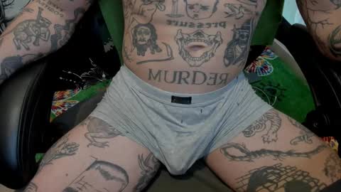 Snapshot of _layne chatting on 02/21/25, 04:51 Layne online show from 02/21/25, 04:51