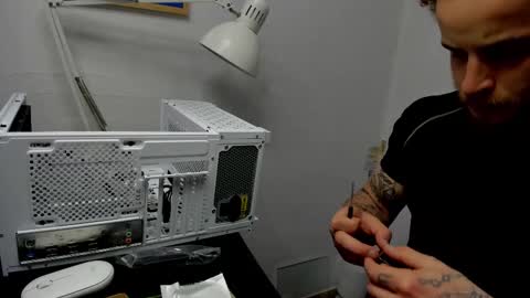 Layne online show from 11/19/25, 04:29