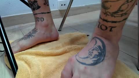 Layne online show from 04/19/26, 03:55