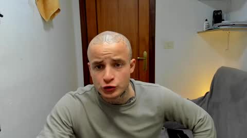 Layne online show from 05/05/26, 09:06