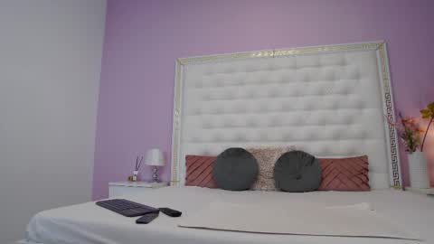 Lena Paul online show from 12/05/25, 04:54