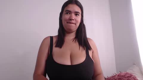 Snapshot of _leslie chatting on 02/19/25, 04:55 Leslie online show from 02/19/25, 04:55