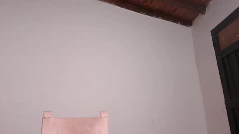 Snapshot of _leslie chatting on 10/02/25, 06:26 Leslie online show from 10/02/25, 06:26