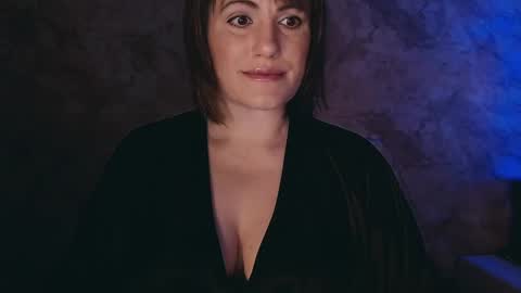 Snapshot of _letty_ chatting on 02/06/25, 09:38 Letty online show from 02/06/25, 09:38