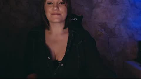 Snapshot of _letty_ chatting on 02/14/25, 11:20 Letty online show from 02/14/25, 11:20