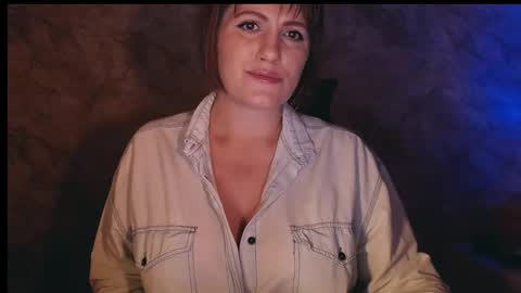 Snapshot of _letty_ chatting on 10/18/25, 10:54 Letty online show from 10/18/25, 10:54