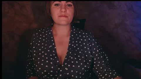 Snapshot of _letty_ chatting on 10/22/25, 01:28 Letty online show from 10/22/25, 01:28