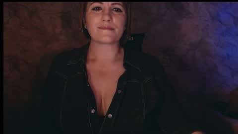 Snapshot of _letty_ chatting on 10/24/25, 10:28 Letty online show from 10/24/25, 10:28