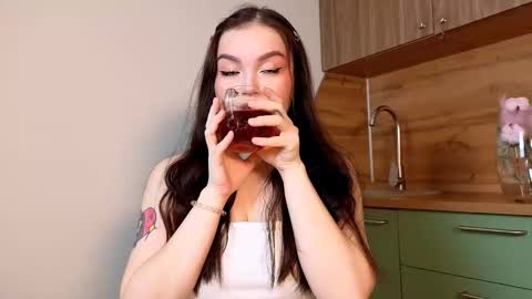 _lexie_rivers_ online show from 11/06/25, 08:21