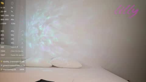 _lillilly_ online show from 05/30/26, 04:53