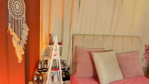 Ivy 3 online show from 09/17/25, 09:16