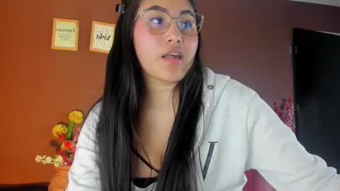 Ivy 3 online show from 11/22/25, 07:02