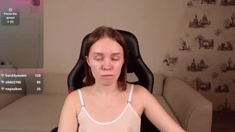 Snapshot of _little_sunshine_ chatting on 02/06/25, 09:11 My name is lina Lush is activePrivate is Open online show from 02/06/25, 09:11