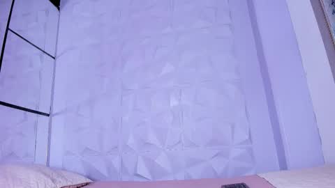 Snapshot of _littlelia chatting on 10/31/25, 12:06 Anna online show from 10/31/25, 12:06