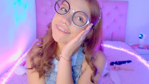 Sofia 3 online show from 01/05/25, 01:24