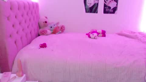 Sofia 3 online show from 10/14/25, 12:55