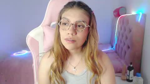Snapshot of _lloou_ chatting on 07/23/26, 01:58 Sofia 3 online show from 07/23/26, 01:58