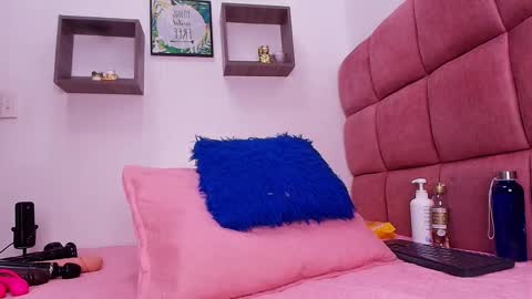 Snapshot of _lorrayne_ chatting on 02/28/25, 11:47 Lorrayne online show from 02/28/25, 11:47