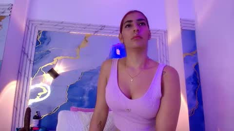 Snapshot of _lorrayne_ chatting on 11/29/25, 12:19 Lorrayne online show from 11/29/25, 12:19