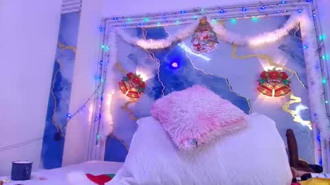 Snapshot of _lorrayne_ chatting on 12/15/25, 12:09 Lorrayne online show from 12/15/25, 12:09