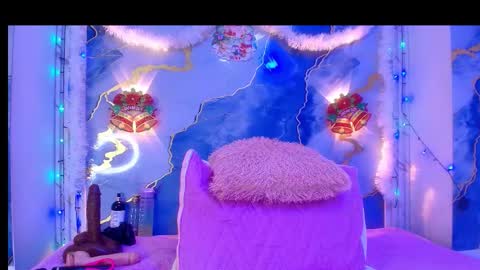 Snapshot of _lorrayne_ chatting on 12/18/25, 12:22 Lorrayne online show from 12/18/25, 12:22