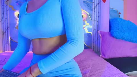 Snapshot of _lorrayne_ chatting on 02/26/26, 12:15 Lorrayne online show from 02/26/26, 12:15